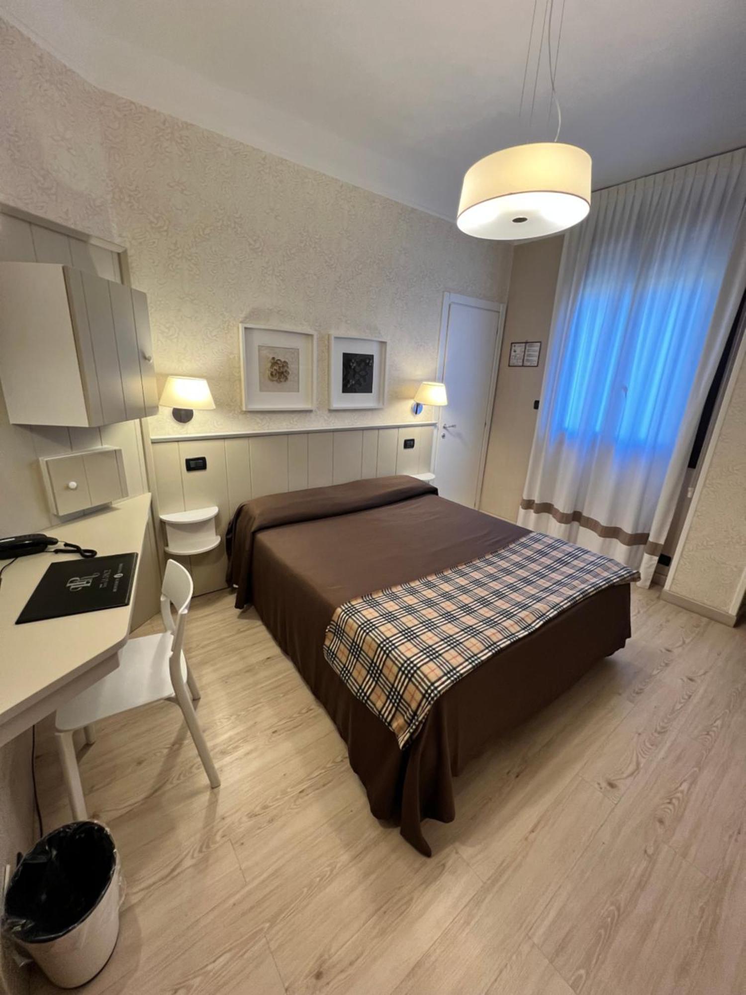Hotel La Pace San Mauro Torinese Kültér fotó